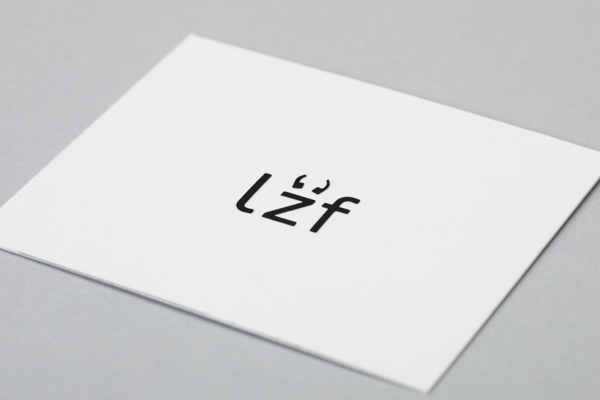 etiqueta de iluminación y mobiliario